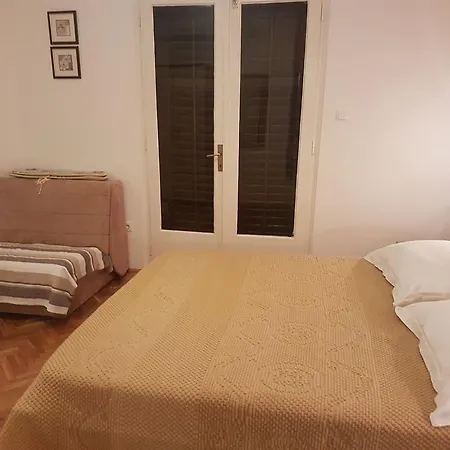 Jelsa 196e شقة